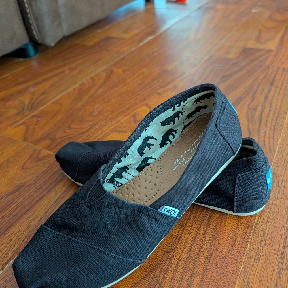 TOMS Classic Black Slip-Ons - Picture 2 of 2